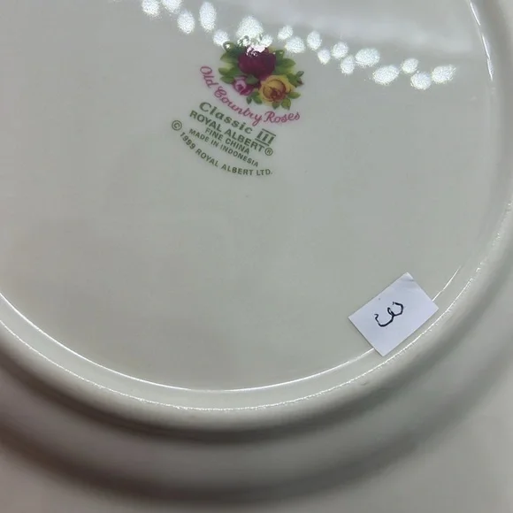 SALAD / DESERT PLATE RARE 1999 ROYAL ALBERT CHINA OLD COUNTRY ROSES CLASIC III - Picture 9 of 9